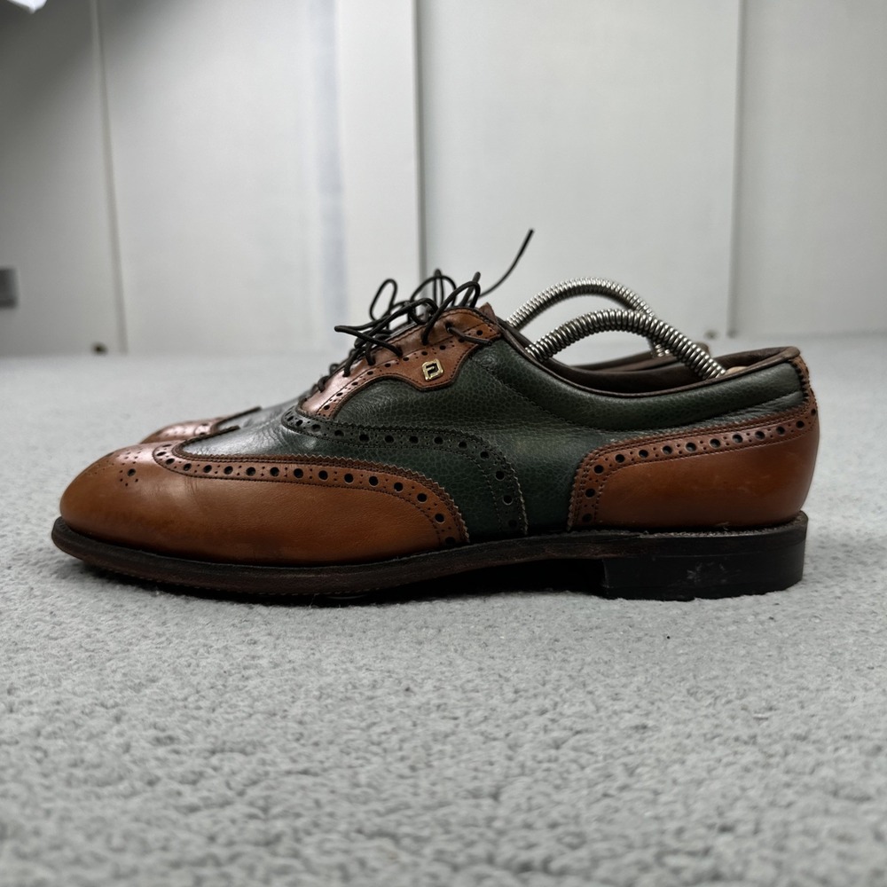 Vintage FootJoy Classics Golf Shoes Men 9.5B Brown Leather Wingtip Spikes 51441